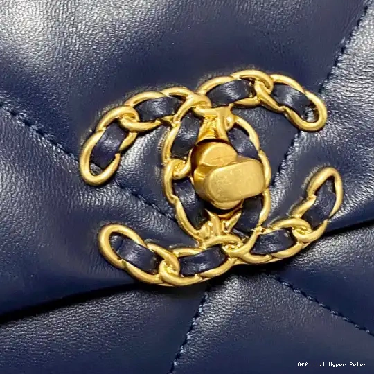 HyperPeter FLAP BAG 19 CHANEL 0528